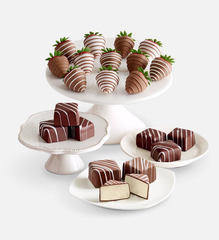 Classic Cheesecake Bites™ with Gourmet Drizzled Strawberries™